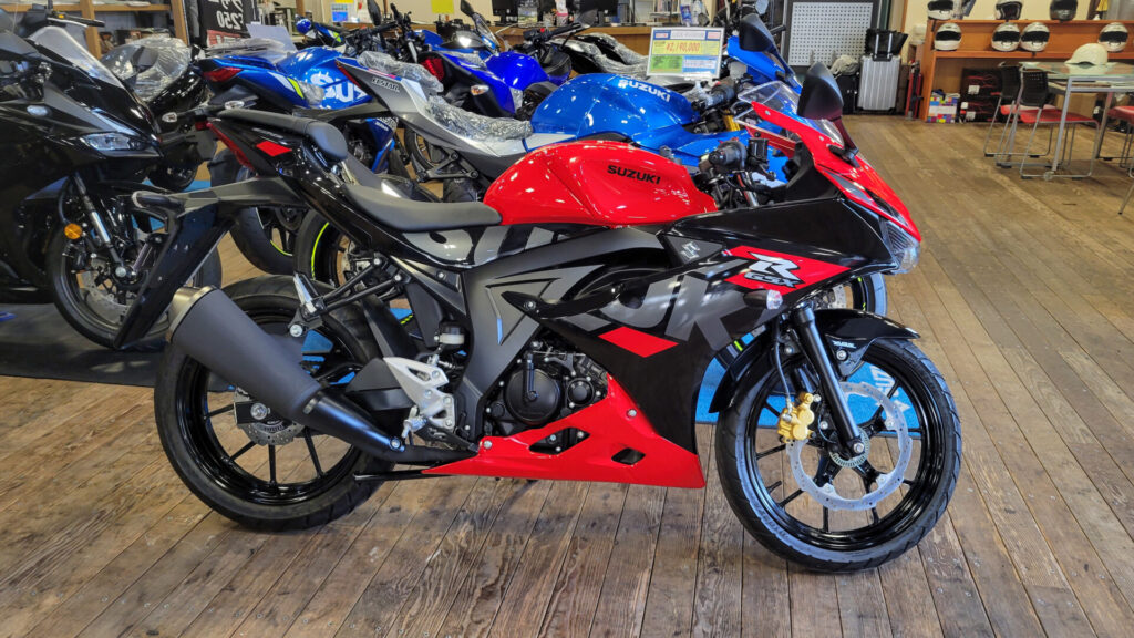 GSX-R125にセンタースタンド装着！？